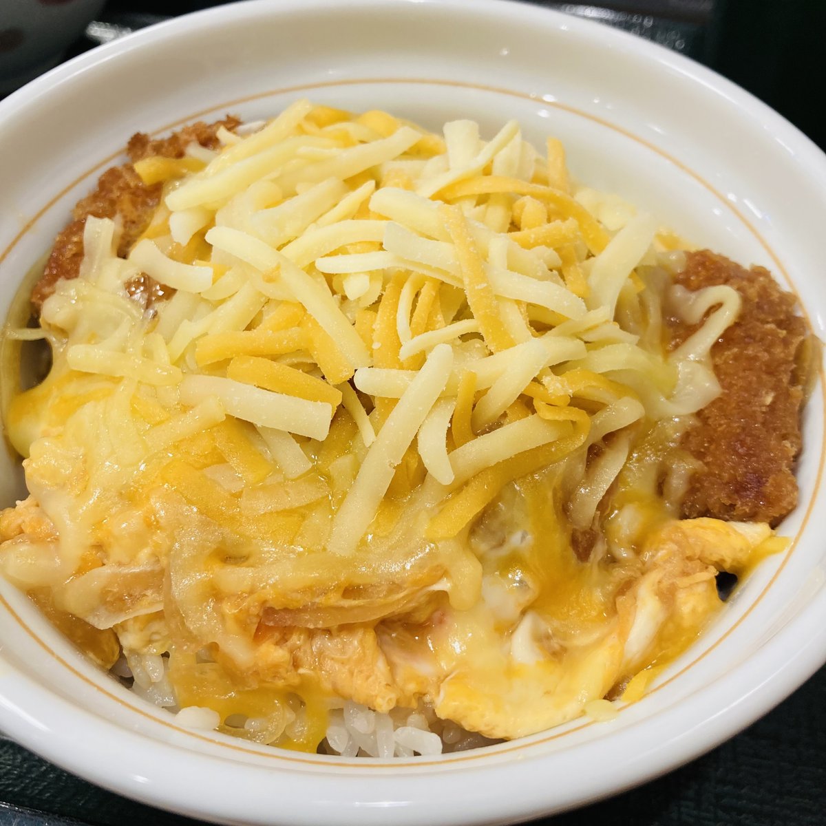 なか卵 カツ丼 チーズ増し増し なか卯の増し増しシリーズ 今回はカツ丼にチーズ増し 増し 22 03 俺ノランキング